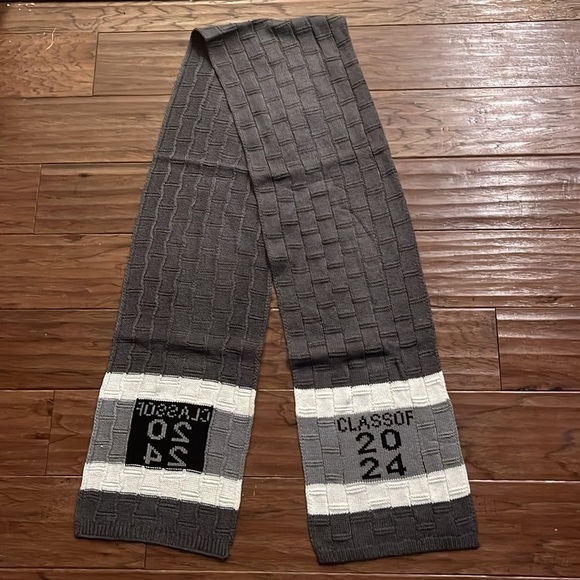 Herff Jones Class of 2024 Scarf and Mittens - Picture 4 of 6